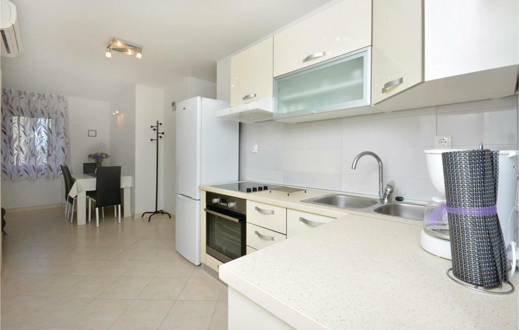 Ani Apartments Kastela Ngoại thất bức ảnh